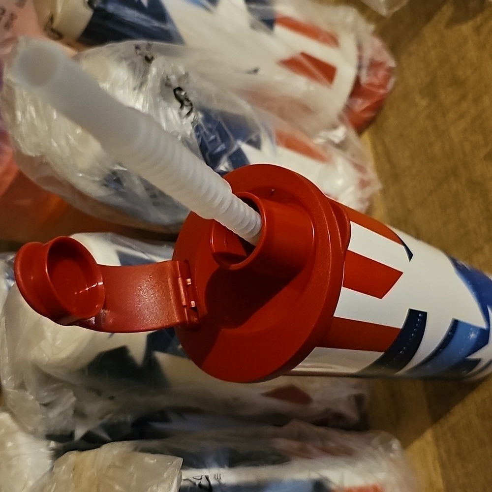 Tumbler with Flip Top Drinking Seal - Patriotic red, white & blue